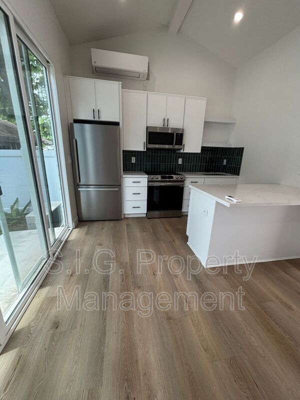 property at 248-250 W Howard St