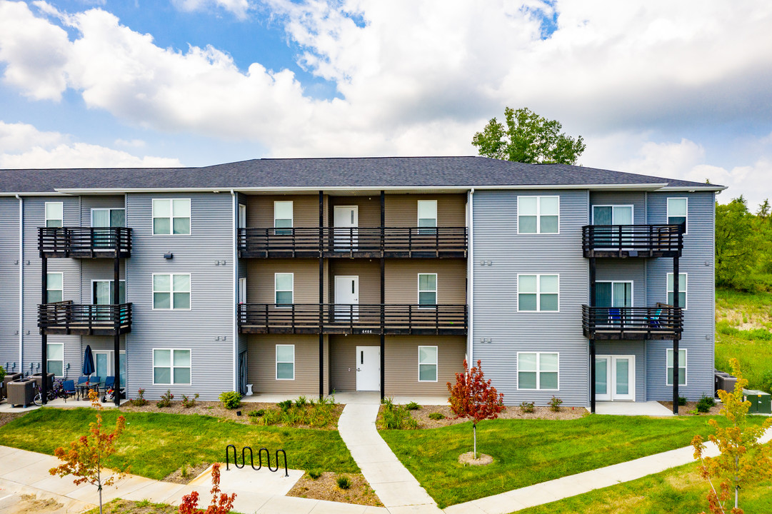 Aspen Grove in Omaha, NE - Building Photo