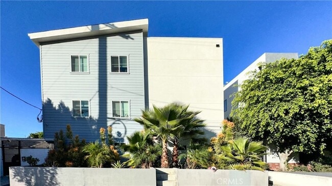 14019 Vanowen St in Los Angeles, CA - Foto de edificio - Building Photo