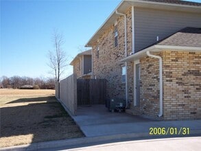 821 E 1st St in Gentry, AR - Building Photo - Building Photo