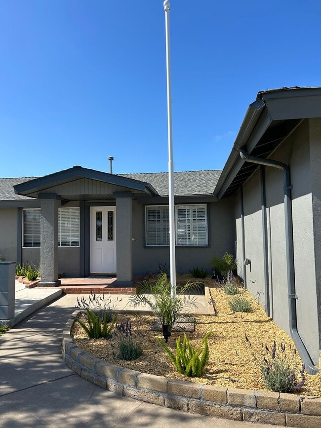 920 Beverly Ave in Imperial Beach, CA - Foto de edificio - Building Photo