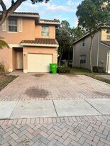 3970 NW 90th Way in Sunrise, FL - Building Photo