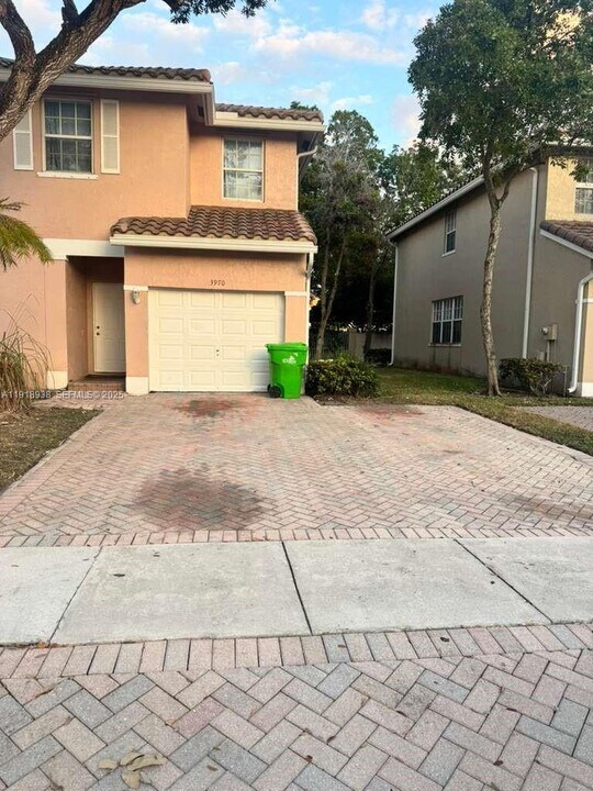 3970 NW 90th Way in Sunrise, FL - Building Photo