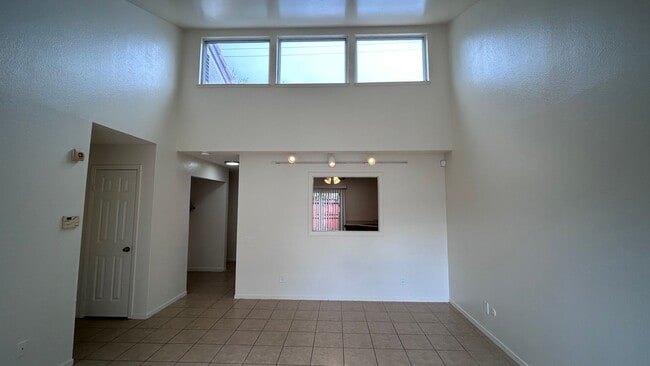 2109 Sharon Way in Modesto, CA - Building Photo - Building Photo