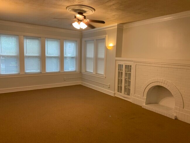 6327 N Oakley Ave in Chicago, IL - Building Photo - Building Photo