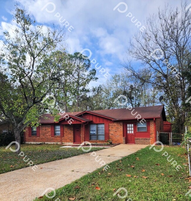 property at 14020 SW Wyandotte Dr