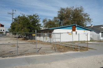 Golden Sunset Apartments in Las Vegas, NV - Building Photo - Building Photo