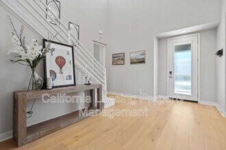 28649 Windbreak Tr in Santa Clarita, CA - Building Photo - Building Photo