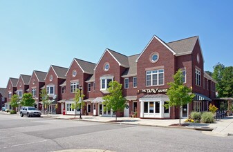 141-165 Herman Melville Ave in Newport News, VA - Building Photo - Building Photo