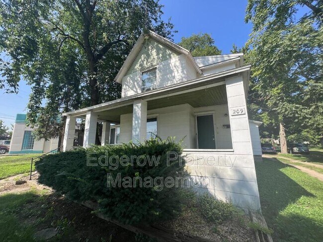 209 N Main St in Wayland, MI - Building Photo - Building Photo
