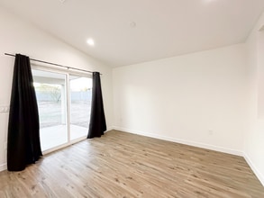 3802 N 23rd Ave in Phoenix, AZ - Foto de edificio - Building Photo