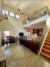 903 Cardinal Ln in Austin, TX - Building Photo - Building Photo