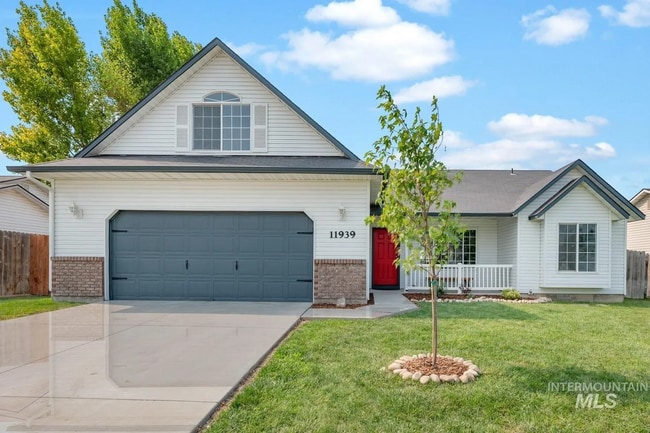 property at 11939 Colonial Dr