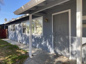 901 Whittier Ave in Modesto, CA - Building Photo - Building Photo