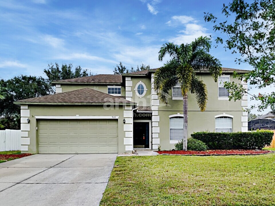 920 Shadowmoss Dr in Winter Garden, FL - Foto de edificio