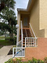 1095 Coral Club Dr in Coral Springs, FL - Building Photo