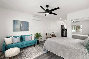 1710 Hanford Dr in San Diego, CA - Building Photo