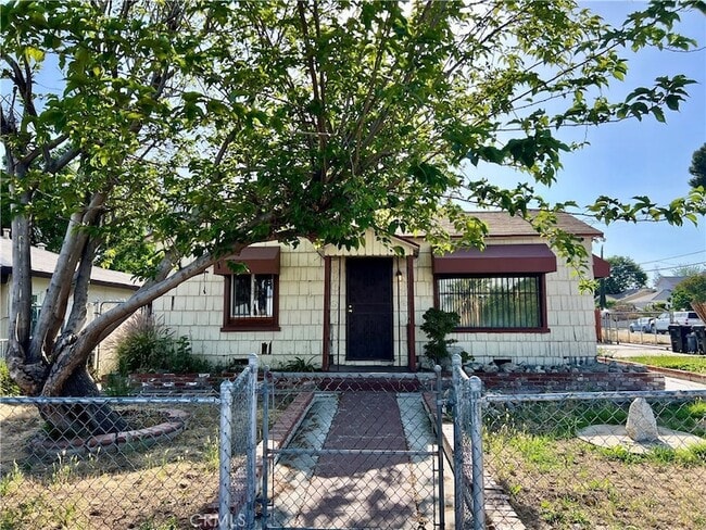 property at 342 S Sycamore Ave