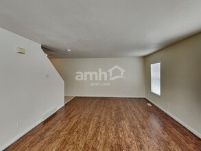 1220 Lewis Peak Dr in Ogden, UT - Foto de edificio - Building Photo