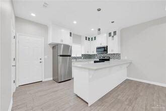 22 Playa Dr in Weslaco, TX - Building Photo - Building Photo