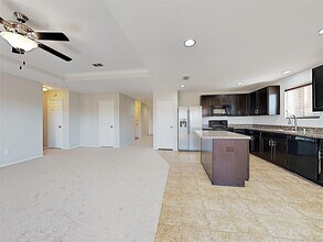 1620 Gayla Creek Dr in Little Elm, TX - Foto de edificio - Building Photo