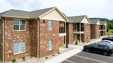 Arbor Place Apartments in New Albany, IN - Building Photo - Building Photo