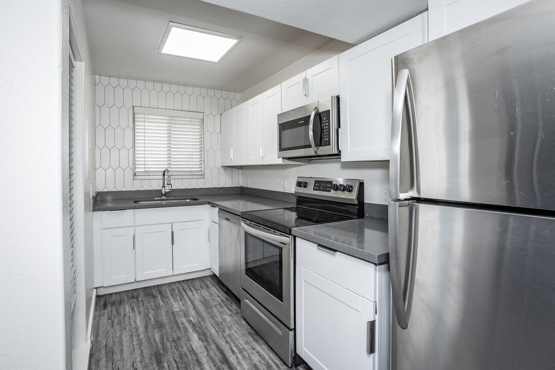 The Rockford in Tempe, AZ - Building Photo