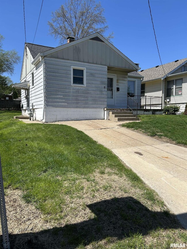 405 Keller St in Bartonville, IL - Building Photo - Building Photo