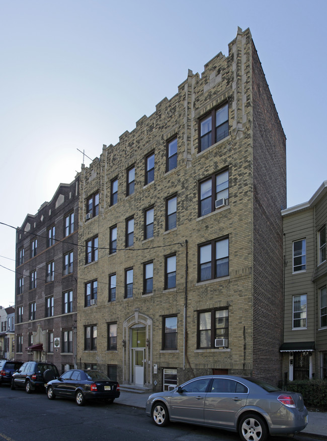 229 Academy St in Jersey City, NJ - Foto de edificio - Building Photo