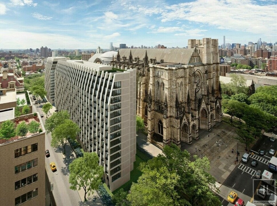 5 AVENUE in New York, NY - Building Photo