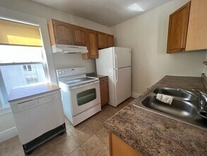 12 Powerstation Rd-Unit -B in Charlton, MA - Building Photo - Building Photo