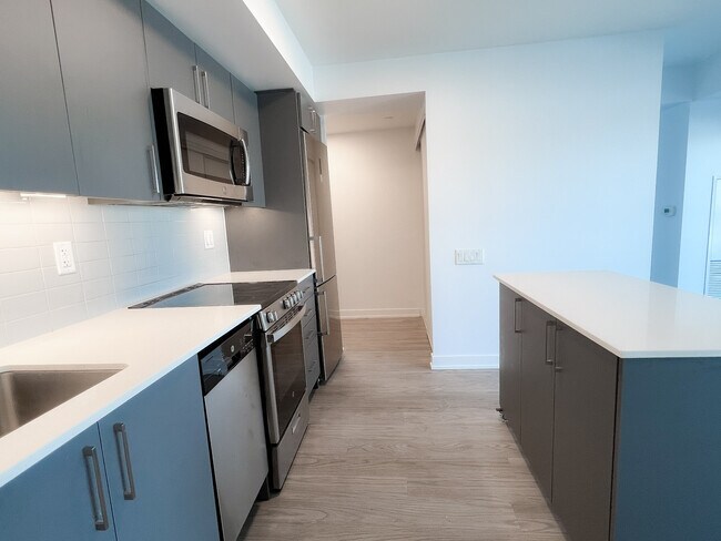 38 Monte Kwinter Ct in Toronto, ON - Building Photo - Building Photo