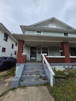 1967 Rugby Rd in Dayton, OH - Building Photo