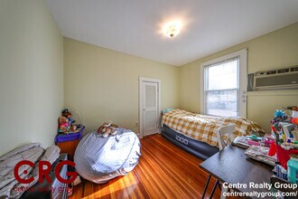 23 Indiana Ter, Unit 1 in Newton, MA - Foto de edificio - Building Photo