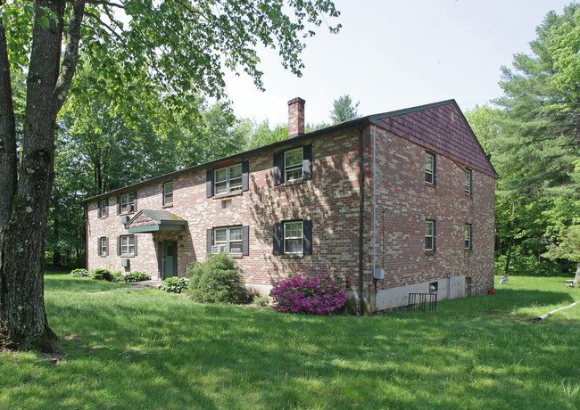 Wallen's Hill Apartments in Barkhamsted, CT - Foto de edificio - Building Photo