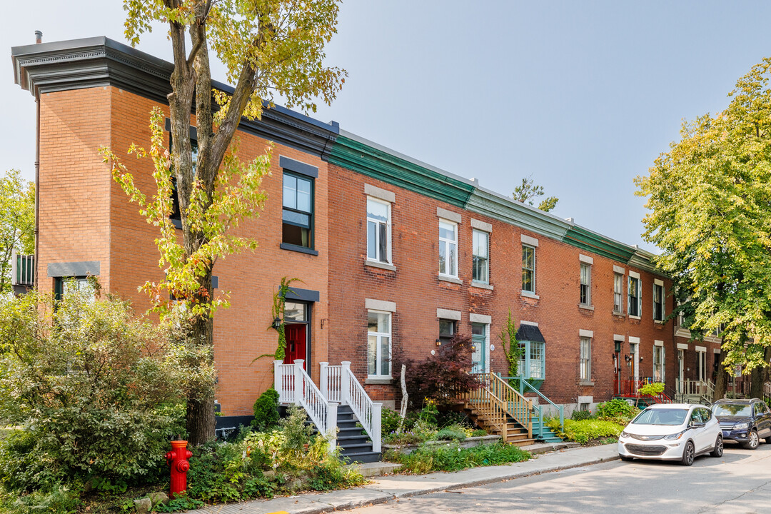 106 Irvine Av in Westmount, QC - Building Photo