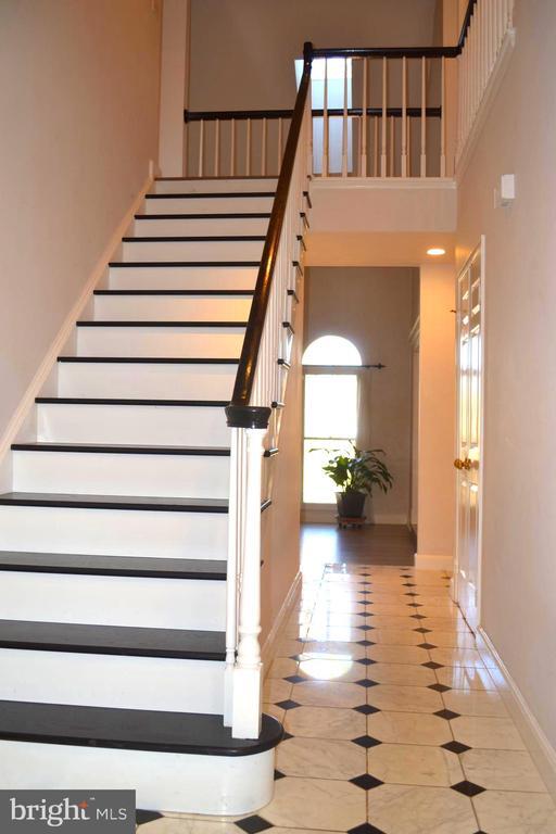 property at 7407 Crestberry Ln