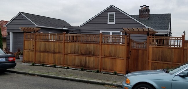 5714 SW Winthrop St, Unit A in Seattle, WA - Building Photo - Building Photo