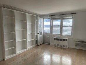 700 Summer St in Stamford, CT - Building Photo - Building Photo