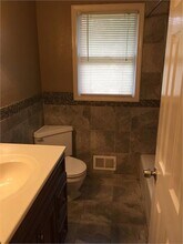 8325 Elm Ave in Raytown, MO - Building Photo - Building Photo