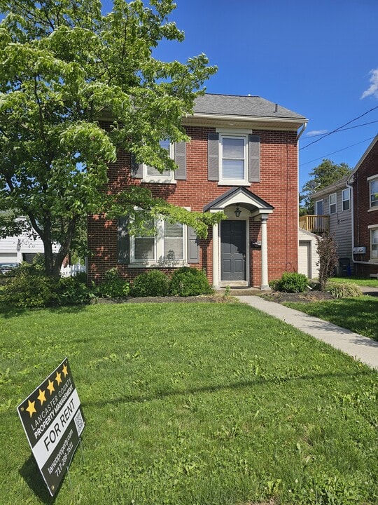 20 N Decatur St in Strasburg, PA - Building Photo