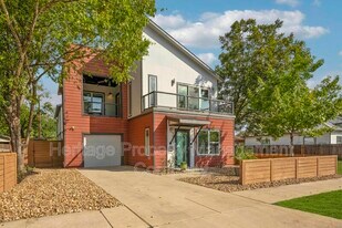 1417 E Crockett St in San Antonio, TX - Building Photo