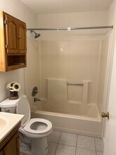 1495 Bodwell Rd, Unit 18 in Manchester, NH - Foto de edificio - Building Photo