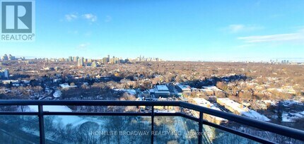 300 Bloor St E in Toronto, ON - Building Photo - Building Photo