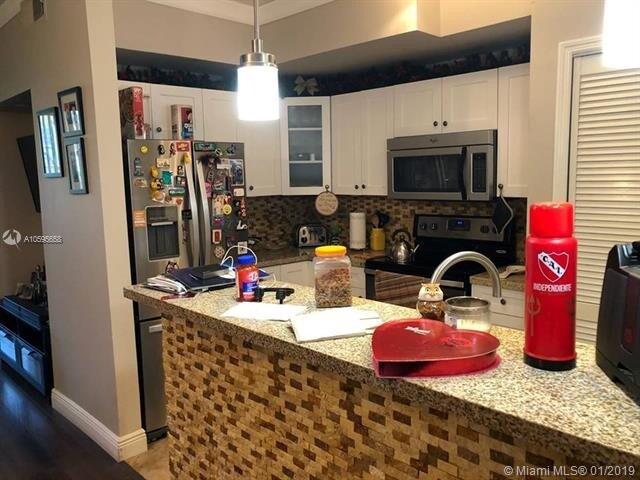 18350 NW 68th Ave-Unit -H in Hialeah, FL - Building Photo - Building Photo