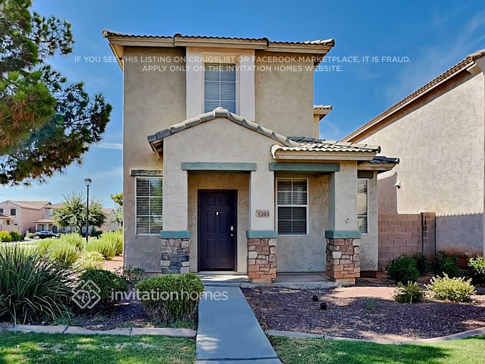 5203 W Warner St in Phoenix, AZ - Foto de edificio