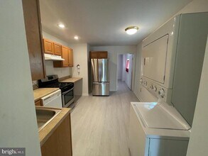 2606 W Girard Ave in Philadelphia, PA - Building Photo - Building Photo