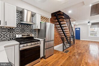 5210 Rodman St in Philadelphia, PA - Building Photo - Building Photo