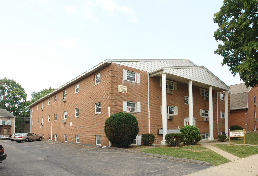 University Manors in Columbus, OH - Foto de edificio