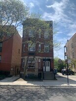 1303 W Flournoy St in Chicago, IL - Building Photo